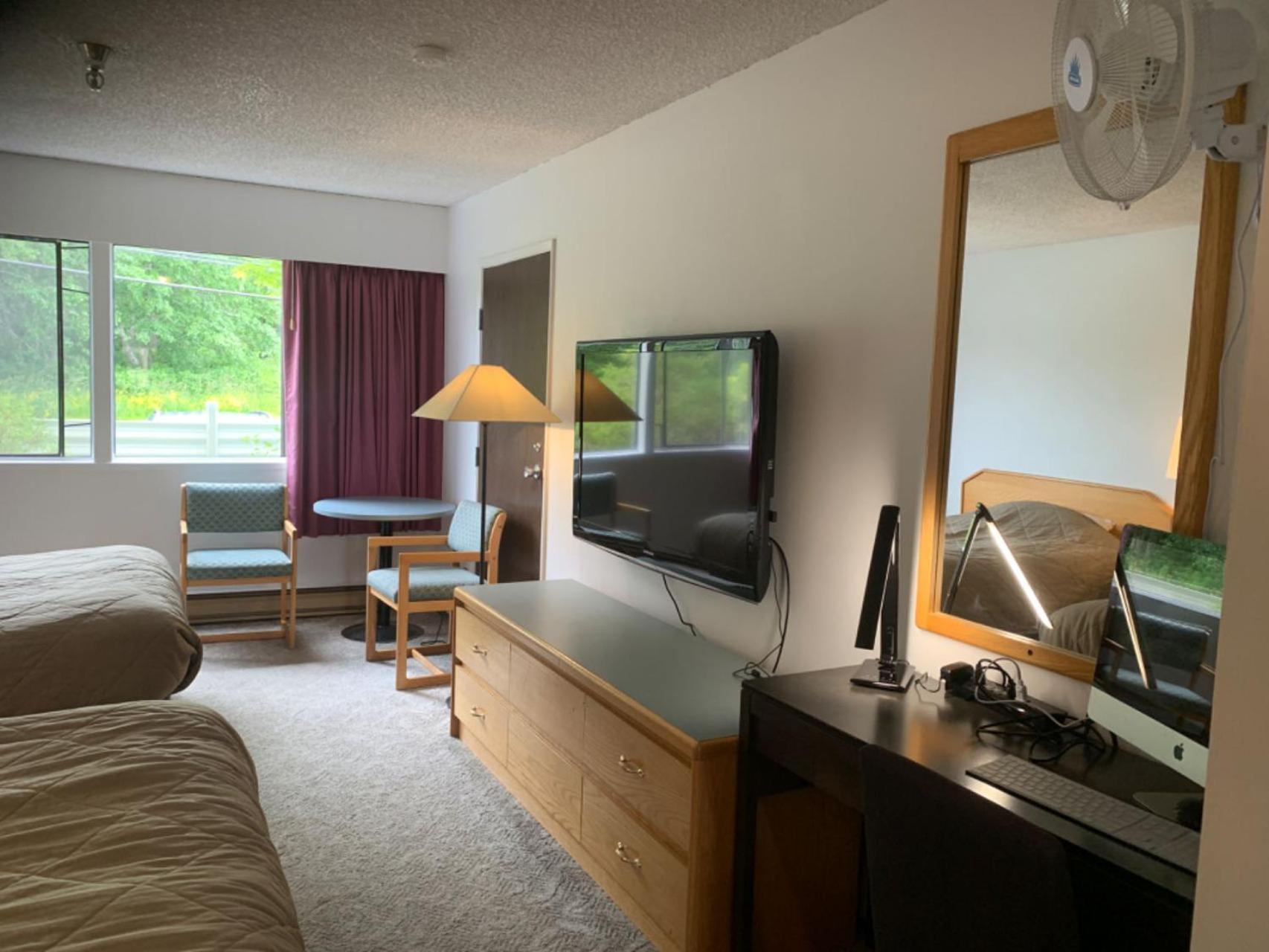Providence Place Inn Port Hardy Ngoại thất bức ảnh