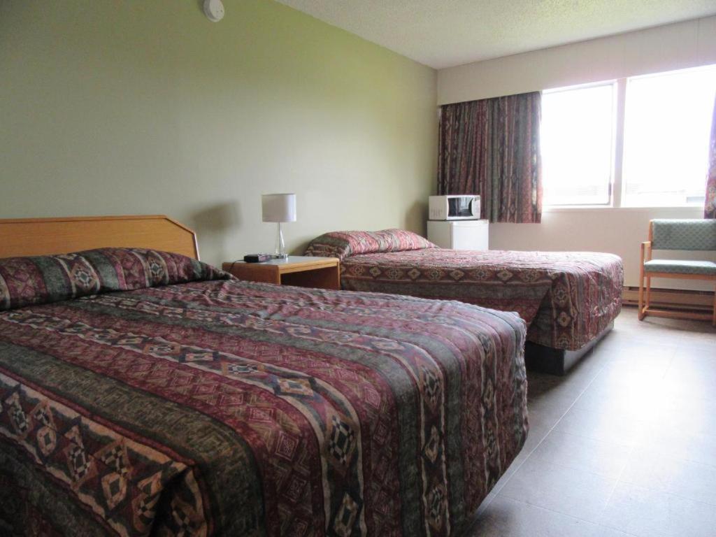 Providence Place Inn Port Hardy Ngoại thất bức ảnh