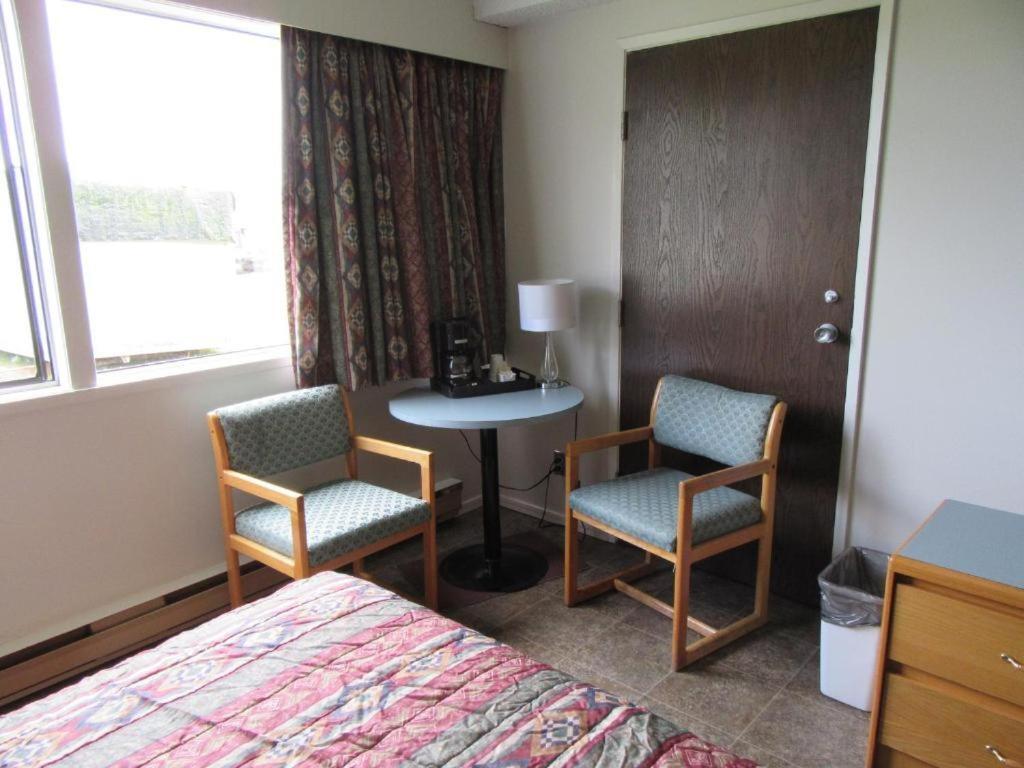 Providence Place Inn Port Hardy Ngoại thất bức ảnh